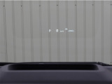 カラーヘッドアップディスプレイ付き。少ない視線移動で情報を確認できるので、運転の疲労軽減に繋がりますよ♪