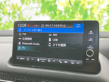 FMやAM、USB、Bluetooth Audioなどの選択肢が画面に並び、利用したい音源を確認しやすい表示です。ラジオや音楽を楽しむ日常の移動に合わせて、使う項目を選びやすく便利に活用できます。