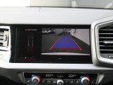 バックカメラ駐車時、後退時に後方を確認する事ができる安全快適装備になります映像だけでなくセンサーにより障害物の距離もドライバーに直感的に伝えてくれる機能になります。