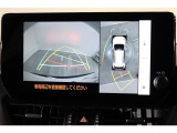 車両を上から見たような映像表示するパノラミックビューモニター付き!