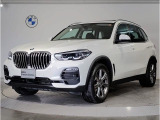 【BMWの伝統】BMWのお車は、&ldquo;駆け抜ける歓び&rdquo;を意識し、走行の安定性とコーナリングの良さを追求し、思い通りにハンドルの操作可能です。