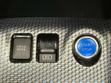 快適なドライブを叶えるため、シフトノブの周囲にe-POWERモードスイッチをはじめ、プッシュパワースターターやEVモードスイッチなどを配置し、操作性を高めています。