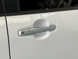 品質へのこだわり!フロアマットやシートなど車内をキレイに清掃し、ニオイや汚れなどを徹底的にクリーニングしてもらっております。室内はピカピカです☆