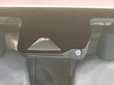 【トヨタセーフティセンス】走行中に前方の車両等を認識し、衝突しそうな時は警報とブレーキで衝突回避と被害軽減をアシスト。より安全にドライブをお楽しみいただけます。