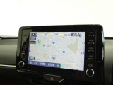 8インチ、ディスプレイオーディオを装備。スマホとクルマをつなぐことで、これまでのナビに加えて、いろいろなサービスが楽しめます。