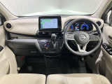 運転席からの視界が左右に広く隅々まではっきりと見渡せます。車の前端も把握しやすく安心して運転できます★