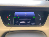 【液晶メーター】速度や各種車両情報を見やすく表示。必要な情報を確認しやすく、快適なドライブをサポートします。
