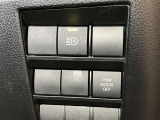 【オートマチックハイビーム】カメラセンサーにより前方車両のランプや街路灯などの明るさを判定、自動的にハイビームとロービームを切替します。