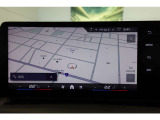 クルマの頭脳ともいえる、管理システム、iDrive。ナビだけではなく、オーディオ操作や車両情報の表示などをコントロールできます。便利さと安全性の向上にも繋がっています。