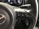 ステアリングスイッチ付き。前方から目を離すことなく操作することが可能です。
