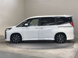広々とした車内空間に優れた燃費性能。更にデザインも上質で人気のお車です!