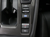 【電子制御パーキング+ブレーキホールド】便利なスイッチ式のサイドブレーキ!停車中にブレーキペダルを踏み続けなくても自動的にブレーキを保持する機能も搭載♪