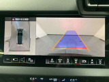 バックカメラと前後のバンパーセンサーで駐車時も安心です。