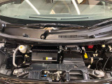 エンジンルームもクリーニング済みできれいですよ。日産の整備士がしっかりと丁寧に点検していますので安心してお乗りいただけます