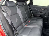 後部座席も当然、綺麗・清潔に仕上げております。内装の綺麗なお車は気持ちが良いですし、コンディションのいい車が多いです。