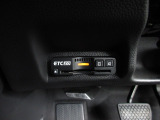 ETC付。高速道路の料金所はキャッシュレスで通過です。サービスエリア等にあるスマートインターの出入りも利用可能でとっても便利。ご納車後すぐにお使い頂けるようセットアップしてのお渡しとなります。