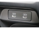 リア席にも充電対応タイプのUSBジャック(Type-C)を2つ設けました。どこの席でも快適空間を感じられる装備の1つです!
