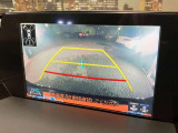 【バックカメラ】運転席から画面上で安全確認ができます。駐車が苦手な方にもオススメな便利機能です。