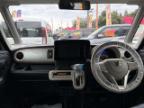見通しのよいすっきりとした視界で、誰でも運転しやすいです。運転のしやすさは疲れにくさにも繋がりますよ♪
