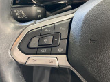◆クルーズコントロールにレーダーセンサーを組み合わせ、先行車を測定し設定されたスピードを上限に自動で加減速を行います。一定の車間距離を維持することで、長距離走行でのドライバーの疲労を低減させます。