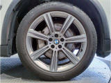 BMW純正アルミホイールです。納車時にはアルミホイールコーティングも承っております!是非ご検討下さいませ。