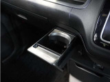 ◆ドリンクホルダー◆手の届きやすい場所にドリンクホルダーがあり、とても便利です。