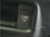 ◆USBチャージャー◆使いやすい場所に装備されています。