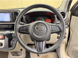 ステアリングスイッチ搭載!手を離さずに手元のスイッチでさまざまな操作が可能。運転中、視線をそらさなくても操作ができて安全です!