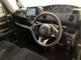 見通しのよいすっきりとした視界で、誰でも運転しやすいです。運転のしやすさは疲れにくさにも繋がりますよ♪