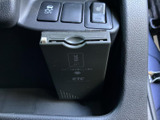 ETC車載器を装備しており、ETC対応料金所をスムーズに通過する際に便利です。高速道路を利用するお出かけでも、料金所での支払いを簡潔に済ませられます。
