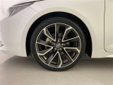 機敏さを引き立てる純正アルミ 225/40 R18 装着!