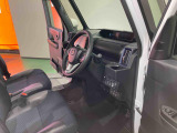 納車前にはプロのメカニックが点検、整備を行いますので安心してお乗り頂けます!!