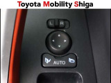 駐車時に便利なスマ-トキ-連動オ-ト格納式ドアミラーを装備しています。施錠すると自動的にドアミラーを格納する便利な機能です!