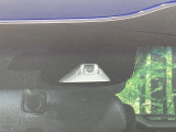 【ホンダセンシング】走行中に前方の車両等を認識し、衝突しそうな時は警報とブレーキで衝突回避と被害軽減をアシスト。より安全にドライブをお楽しみいただけます。