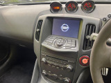 【メーカー純正ナビ】インテリアに溶け込むスタイリッシュな「専用設計」メーカーナビを装備♪視認性や操作性など基本性能にも優れ、より上質なカーライフをお楽しみいただけます。