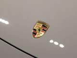 車両に関するお問合せは、ポルシェセンター神戸 六甲アイランド認定中古車センター TEL 078-846-3441までご連絡ください。