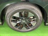 純正アルミホイールです。足元が引き立つので、車全体のイメージがアップしますよ!