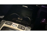 メルセデス・ベンツの定める厳しい基準をクリアしたお車のみをご案内させて頂きます。納車前整備はメーカー規定に基づき100項目以上にも及ぶ点検を熟練のメカニックによって行いご納車させて頂きます。