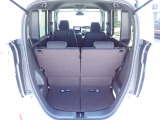 ◆定員乗車時のカーゴルームです。普段のお買い物の荷物やたくさんの収納が可能です。
