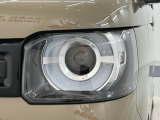 LEDヘッドライトは、点灯の瞬間から最大光量を発揮し、突然暗くなるトンネルなどでの安定感を高めます。