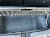 トランク下部には、荷物が入ります。