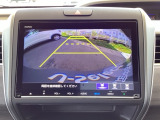 バックモニター付きで、車庫入れやバック時の後方確認をしっかりサポート。モニターに映し出される映像で死角も確認しやすく、狭い場所での駐車や後退時の操作をより安心して行えます。