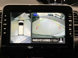 クルマを空から見たような映像が映る、アラウンドビューモニターで、車両周辺の安全確認も一目できます!小さなお子様や障害物も確認できるので、運転のしやすさだけでなく事故防止にも役立ち安心して駐車できます♪