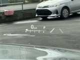 HUD(ヘッドアップディスプレイ)!運転に必要な情報をフロントガラスの視野内に投影!少ない視線移動で情報を確認できます!