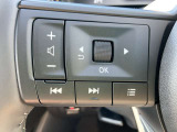 ステアリングスイッチです。手元でオーディオの操作ができます。