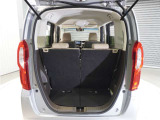 ◆フル乗車でもしっかり荷物を収納出来るラゲッジスペースです。普段の買い物でしたらしっかり積める十分な荷室スペースが確保されています。