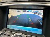 【バックカメラ】運転席から画面上で安全確認ができます。駐車が苦手な方にもオススメな便利機能です。