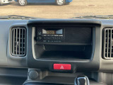 シンプルなスピーカー内蔵FM/AMラジオ