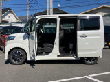 大きく開くドアで乗り降りらくらく☆