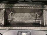 ラゲージデッキボードの下には大容量の収納ができる深底ラゲージアンダーボックス